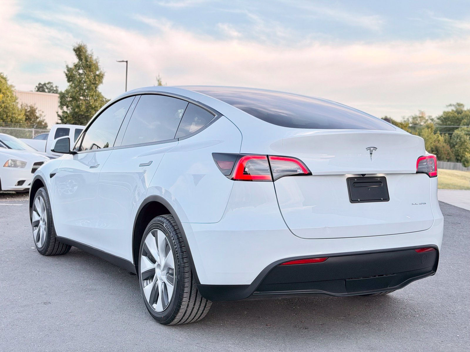 Used 2023 Tesla Model Y Long Range AWD/4WD image 15
