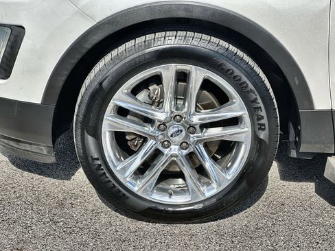 Used 2016 Ford Explorer XLT w/ Equipment Group 202A image 32