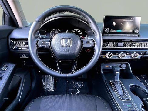 Used 2023 Honda Civic EX image 9