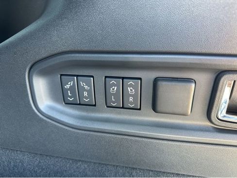 New 2026 Cadillac Vistiq Luxury w/ LPO, Floor Liner Package AWD/4WD image 32