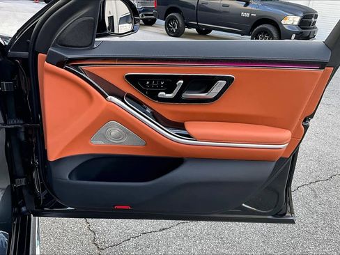 Used 2023 Mercedes-Benz S 580 4MATIC Sedan image 22