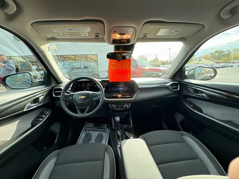 Used 2025 Chevrolet TrailBlazer LT image 12