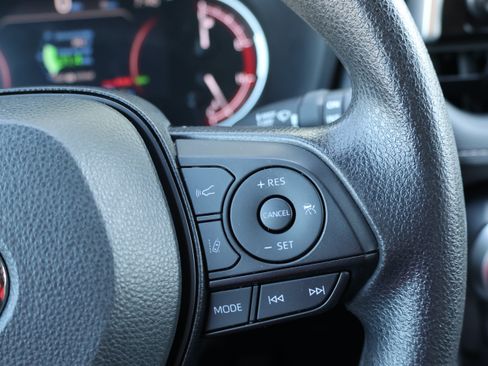 Certified 2025 Toyota RAV4 XLE FWD image 27