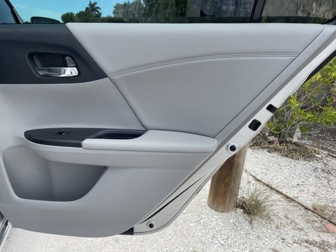 Used 2014 Honda Accord EX-L image 17