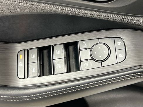 Used 2023 Nissan Rogue SV FWD image 16