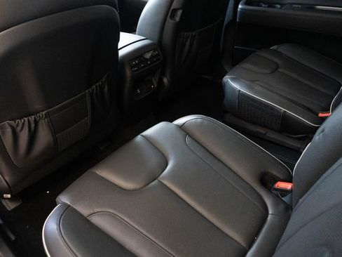 Used 2023 Hyundai Palisade Limited FWD image 21