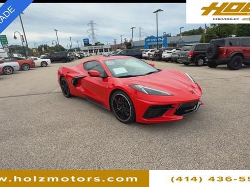 Used 2022 Chevrolet Corvette Stingray Preferred Cpe w/ Engine Appearance Package RWD image 3