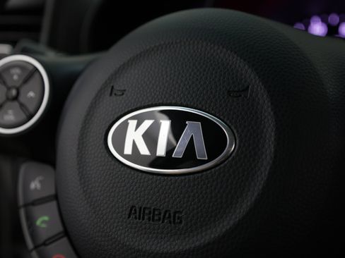 Used 2019 Kia Soul FWD image 23