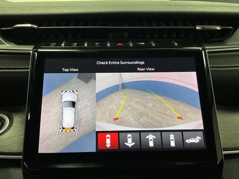 Used 2023 Jeep Grand Cherokee Limited w/ Luxury Tech Group II image 10