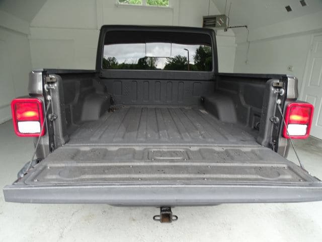 Used 2022 Jeep Gladiator Sport AWD/4WD image 19