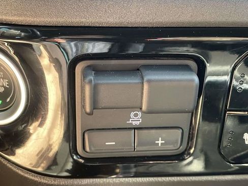 Used 2022 GMC Sierra 1500 Elevation w/ Elevation Premium Package image 22