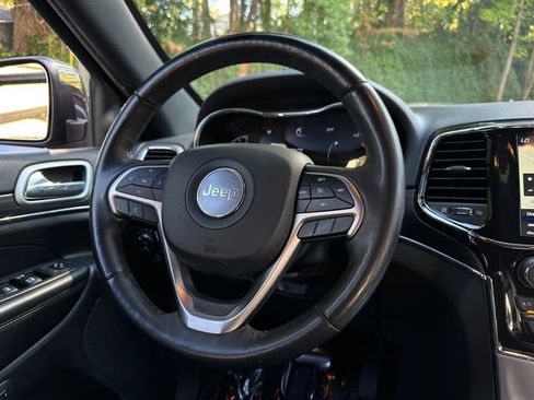 Used 2019 Jeep Grand Cherokee Limited image 20