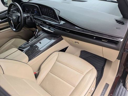 Used 2022 Cadillac Escalade Premium Luxury w/ Performance Package AWD/4WD image 26