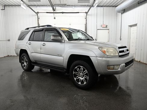 Used 2005 Toyota 4Runner SR5 image 2