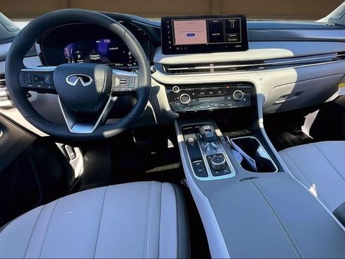 New 2026 INFINITI QX60 Luxe image 16
