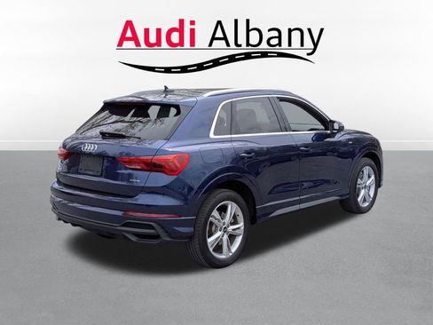 Used 2024 Audi Q3 2.0T Premium w/ Convenience Package AWD/4WD image 4