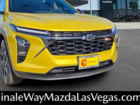 Used 2025 Chevrolet Trax RS w/ Sunroof Package FWD image 8