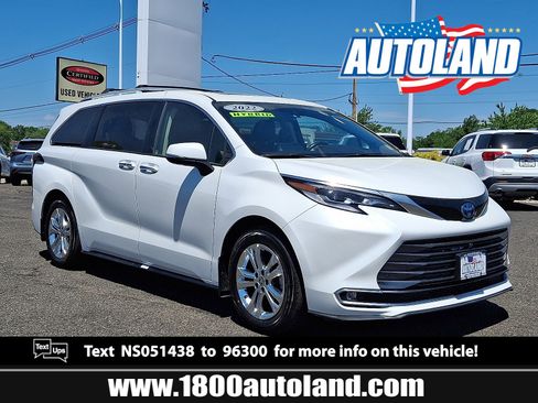 Used 2022 Toyota Sienna Platinum AWD/4WD image 1