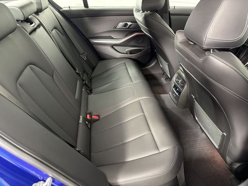 Used 2022 BMW 330i Sedan w/ M Sport Package RWD image 30