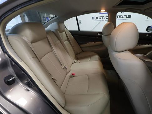 Used 2011 INFINITI G37 Journey w/ Premium Pkg image 29