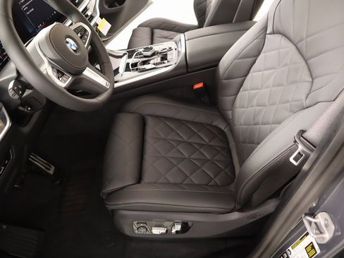 New 2025 BMW X7 xDrive40i w/ M Sport Package image 12