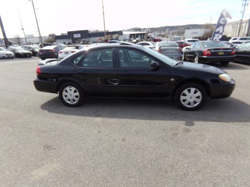 Used 2004 Ford Taurus SEL image 3