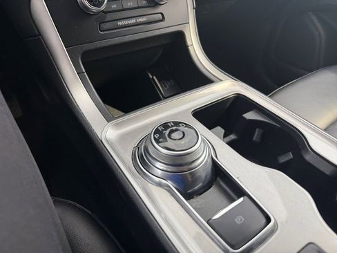 Used 2024 Ford Edge SEL image 19