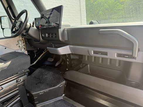 Used 2025 Chevrolet Brightdrop 600 FWD image 11
