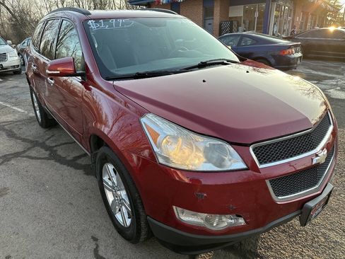 Used 2012 Chevrolet Traverse LT image 3