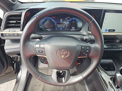 Used 2024 Toyota Crown Limited image 10