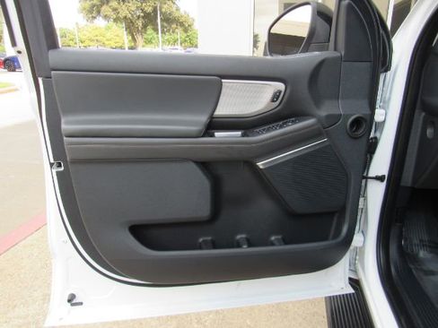 Used 2025 Ford Expedition Active image 15