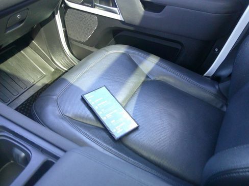 Used 2023 Land Rover Defender 110 S image 79