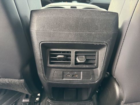 Used 2025 Chevrolet Colorado Z71 AWD/4WD image 13