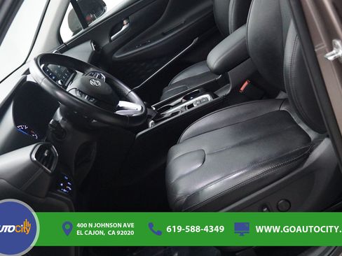 Used 2020 Hyundai Santa Fe SEL w/ Convenience + Premium Package FWD image 9