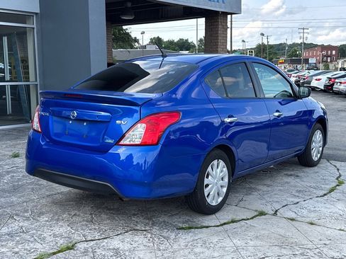Used 2016 Nissan Versa SV image 3