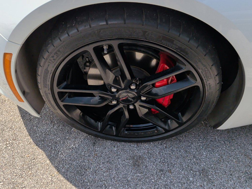 Used 2019 Chevrolet Corvette Stingray Coupe w/ 1LT RWD image 8