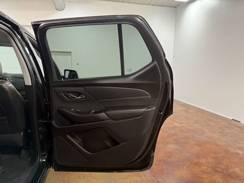 Used 2021 Chevrolet Traverse RS image 65