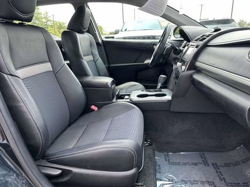 Used 2014 Toyota Camry SE FWD image 7