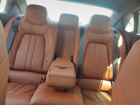 Used 2017 Maserati Quattroporte S GranSport RWD image 13