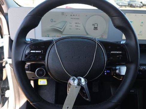 Used 2024 Hyundai Ioniq 5 SEL image 11