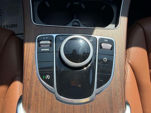 Used 2019 Mercedes-Benz C 300 4MATIC Sedan image 19