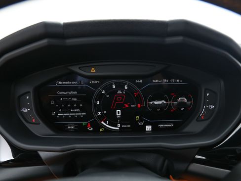 Used 2026 Lamborghini Urus SE AWD/4WD image 27