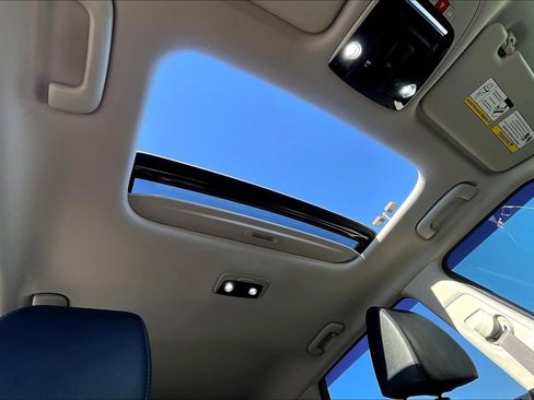 Used 2024 Kia Seltos EX image 12