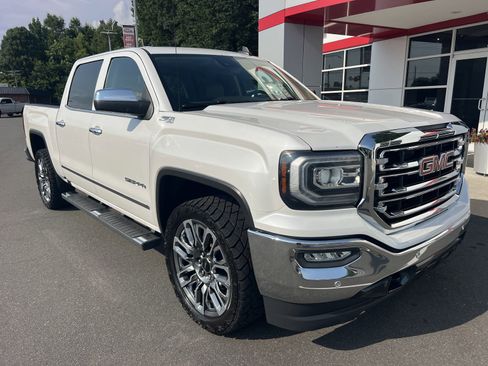 Used 2018 GMC Sierra 1500 SLT image 2