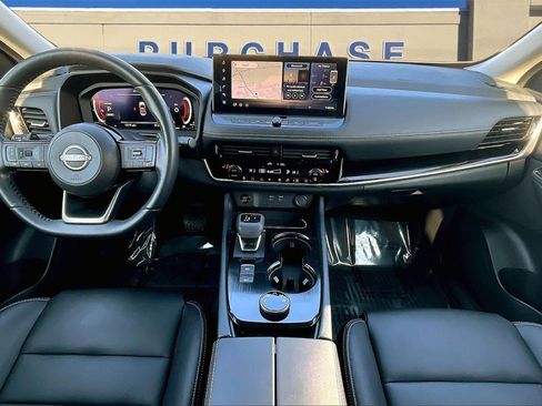 Used 2024 Nissan Rogue SL w/ SL Premium Package image 7