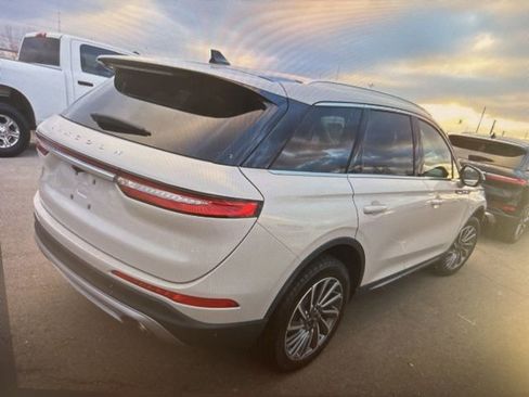 Used 2023 Lincoln Corsair Reserve image 2