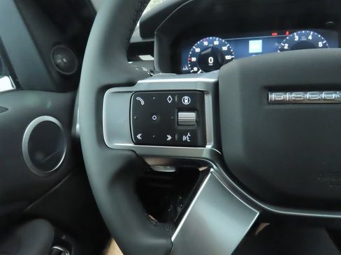 Used 2025 Land Rover Discovery S AWD/4WD image 11