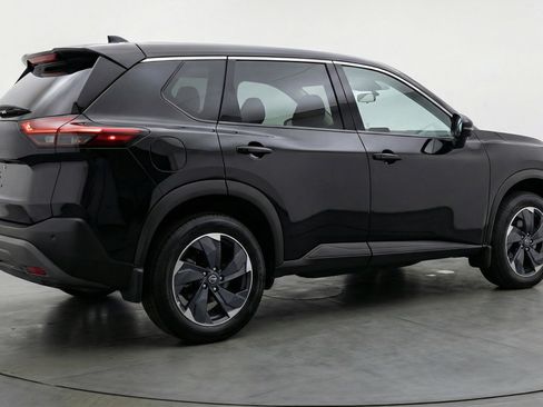 Used 2025 Nissan Rogue SV FWD image 9