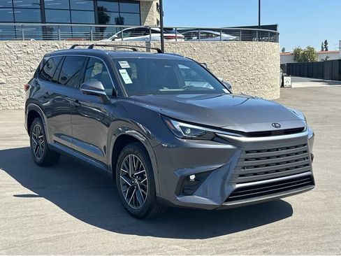 New 2026 Lexus TX 350 AWD image 2