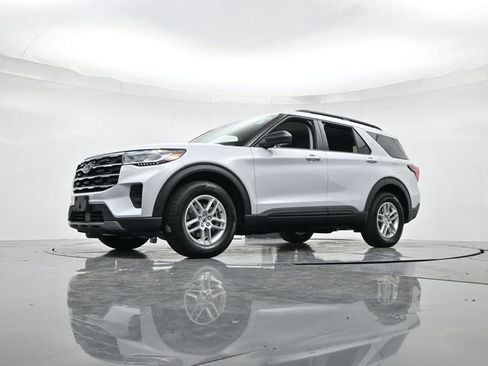 Certified 2026 Ford Explorer Active image 36
